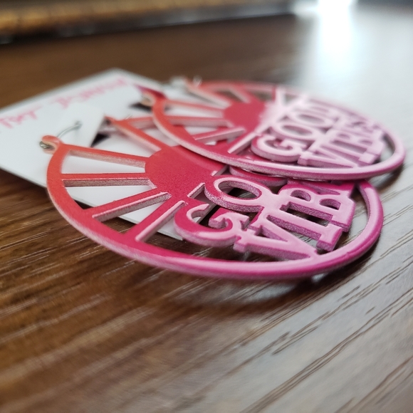 Betsey Johnson "Good Vibes" Earrings - Picture 4 of 6